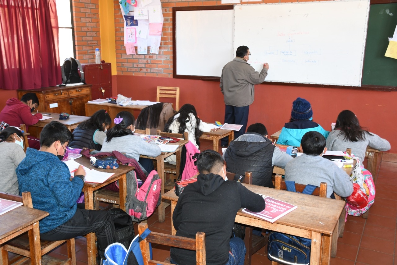 Servicio Departamental de Salud Sedes de La Paz recomienda mantener labores escolares virtuales y enlazar con vacaciones a partir del 1 de julio Servicio Departamental de Salud Sedes de La Paz recomienda mantener labores escolares virtuales y enlazar con vacaciones a partir del 1 de julio